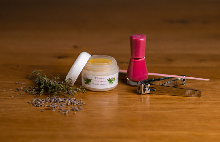 Pflegender Fussbalsam